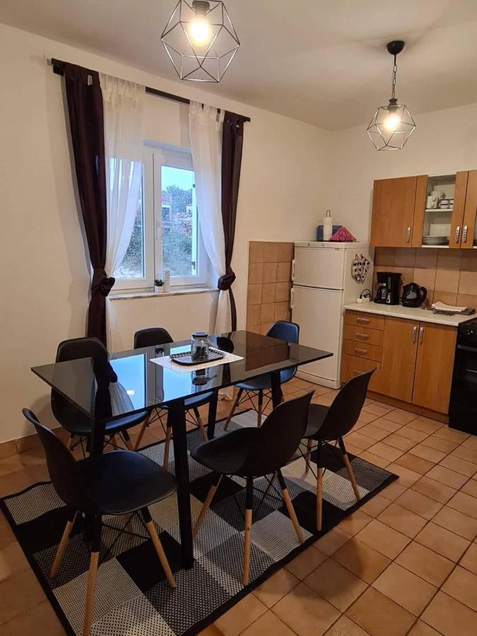 Apartments Solis, 50 M From The Sea - Jakisnica מראה חיצוני תמונה